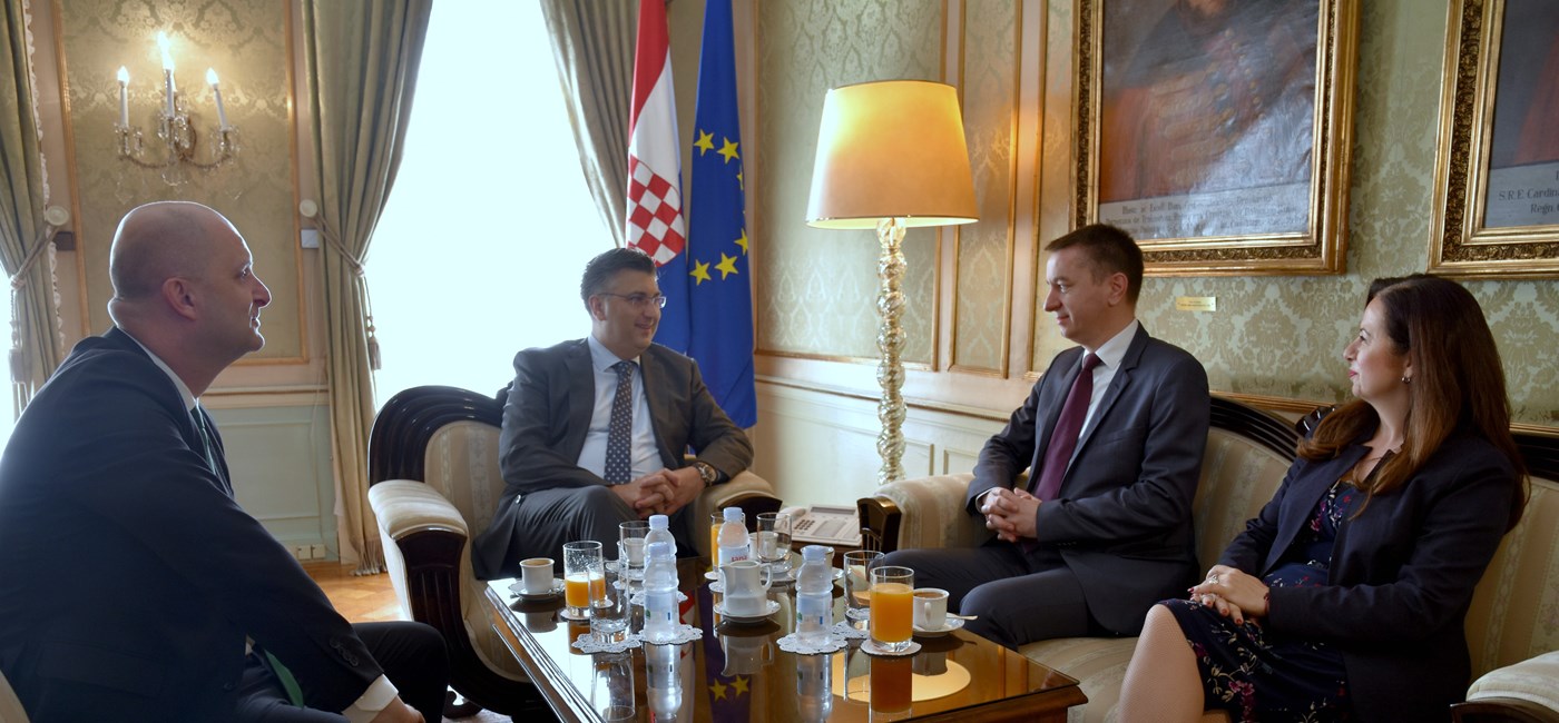 Predsjednik Vlade čestitao izvanrednom povjereniku Perušku  i zamjenici Weber